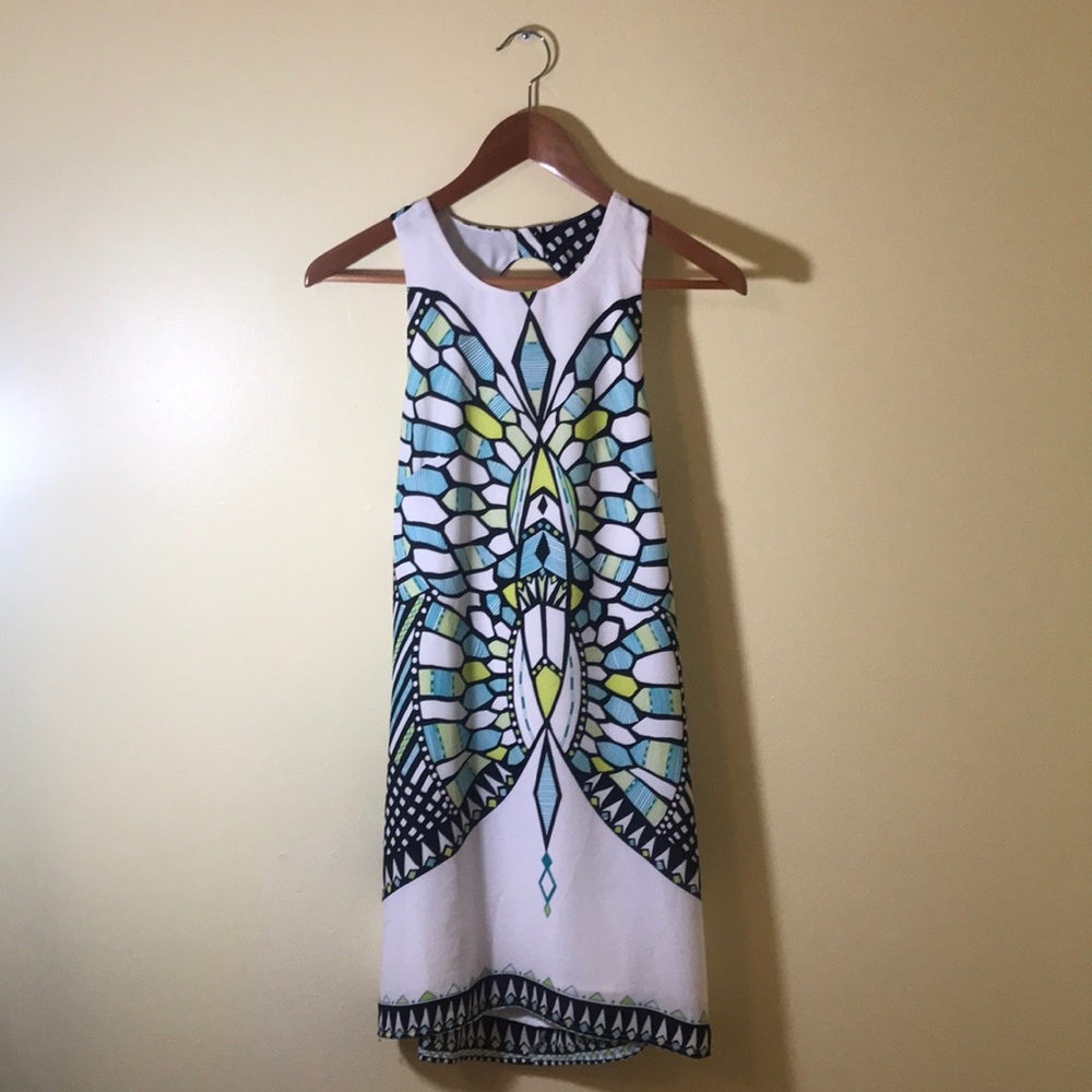 Stunning Geometric Print Shift (Open-Back) Dress